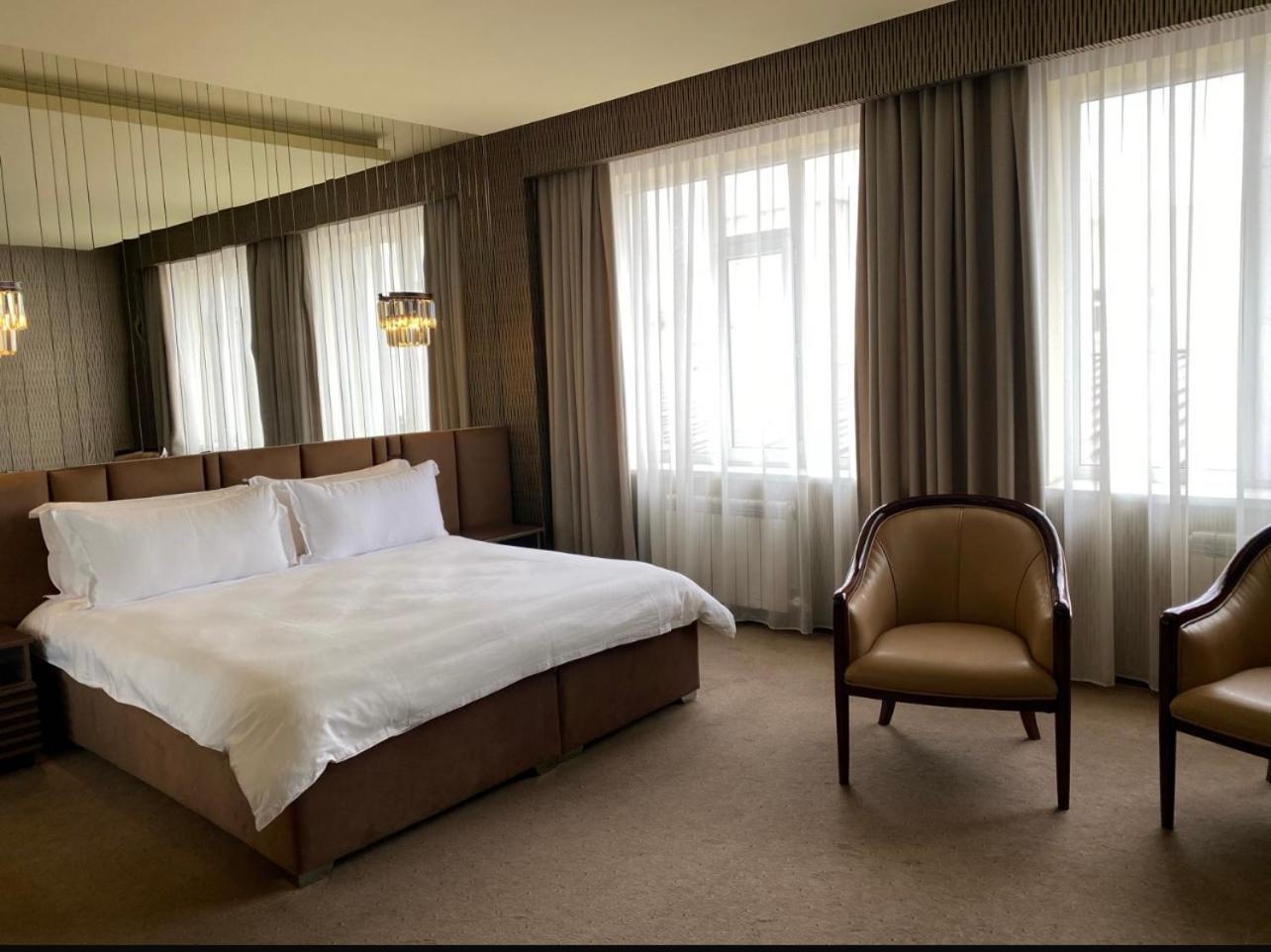 Barhat Hotel & Spa Taraz Luaran gambar