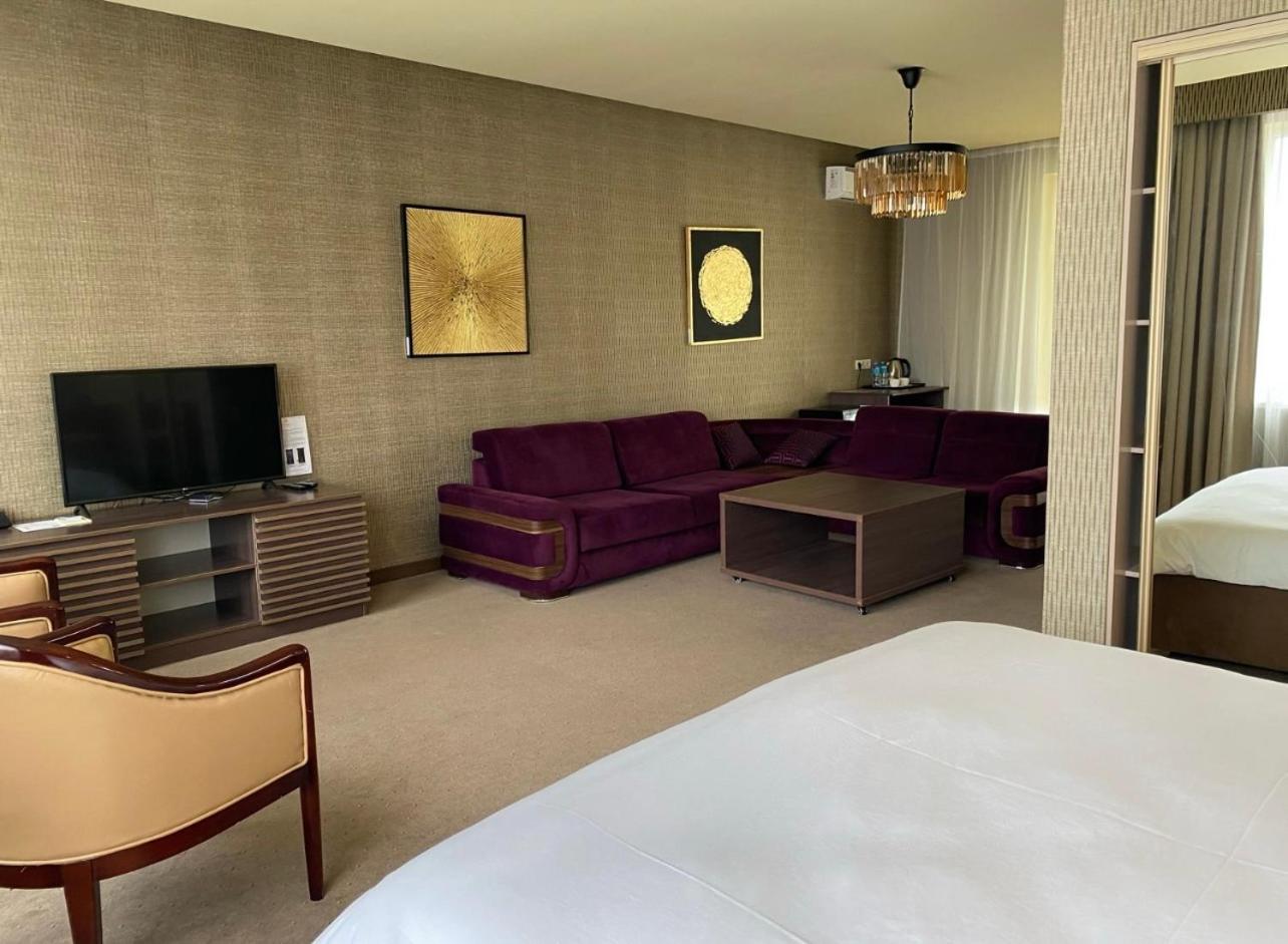 Barhat Hotel & Spa Taraz Luaran gambar