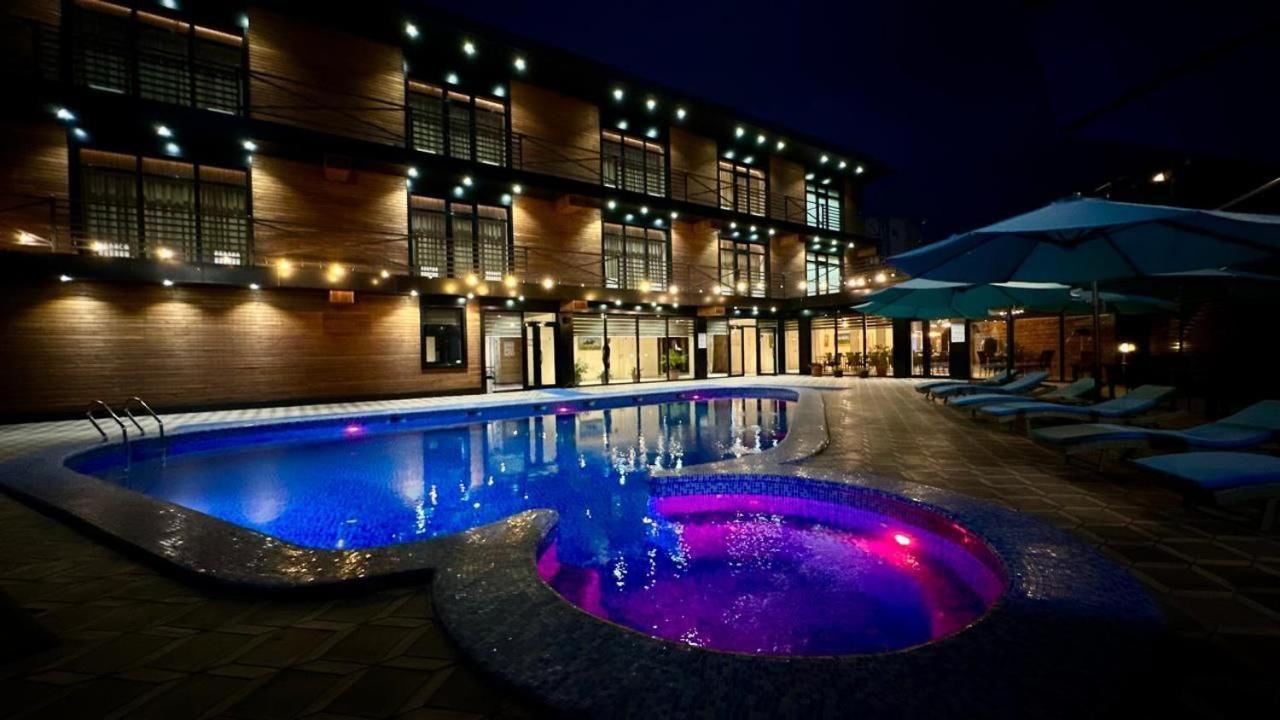 Barhat Hotel & Spa Taraz Luaran gambar