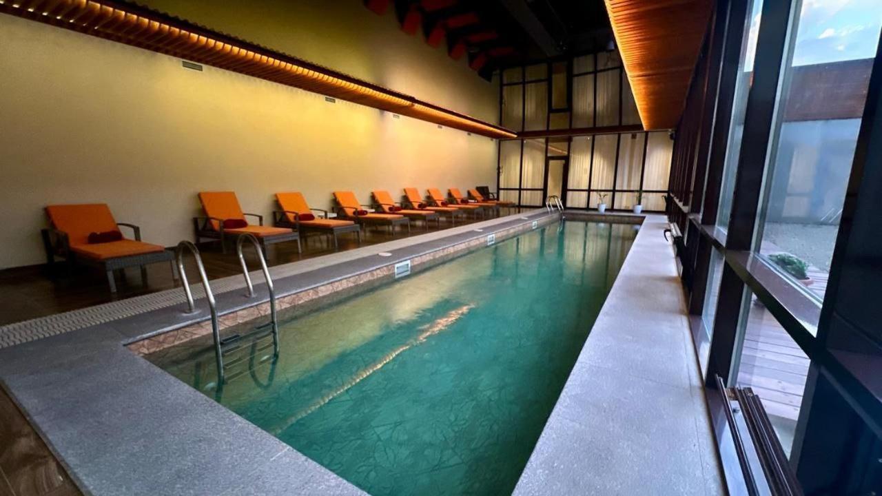 Barhat Hotel & Spa Taraz Luaran gambar