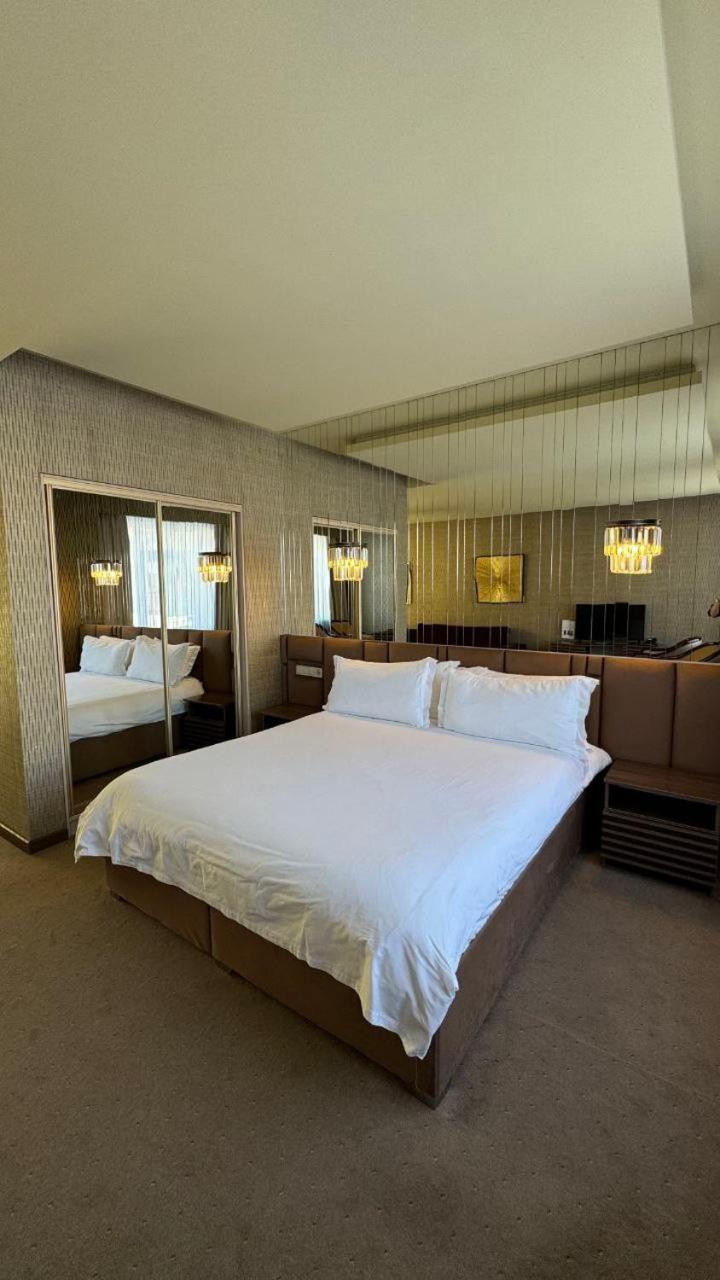 Barhat Hotel & Spa Taraz Luaran gambar