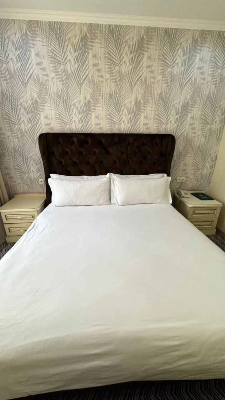 Barhat Hotel & Spa Taraz Luaran gambar