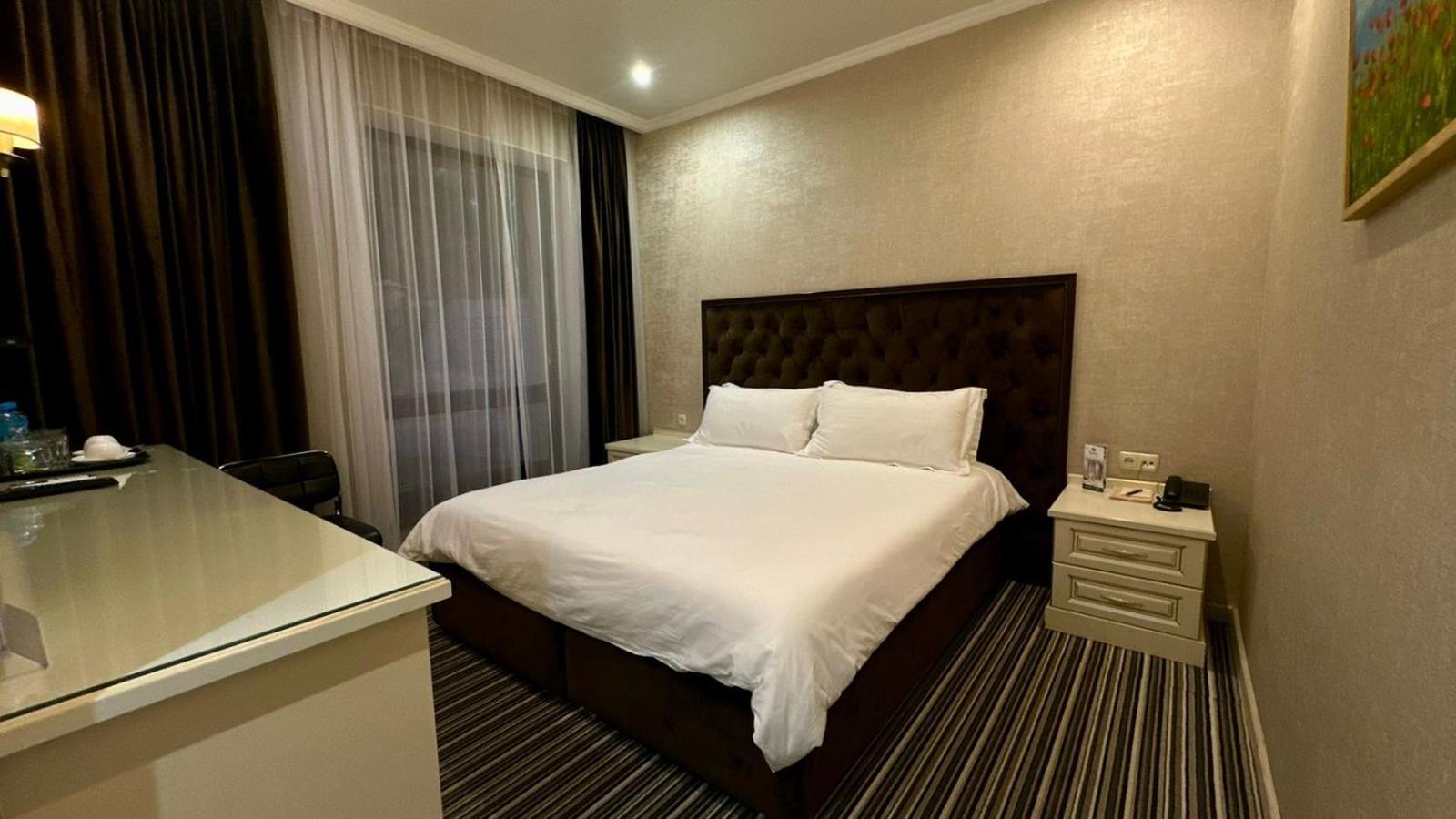 Barhat Hotel & Spa Taraz Luaran gambar
