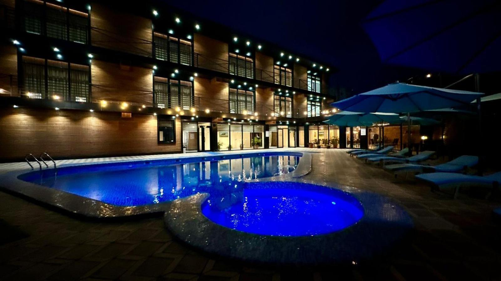 Barhat Hotel & Spa Taraz Luaran gambar